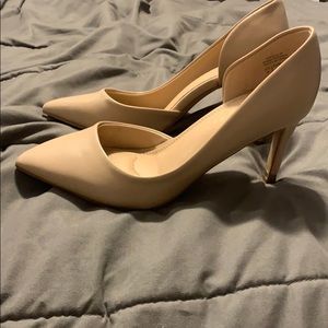 Tan higheels